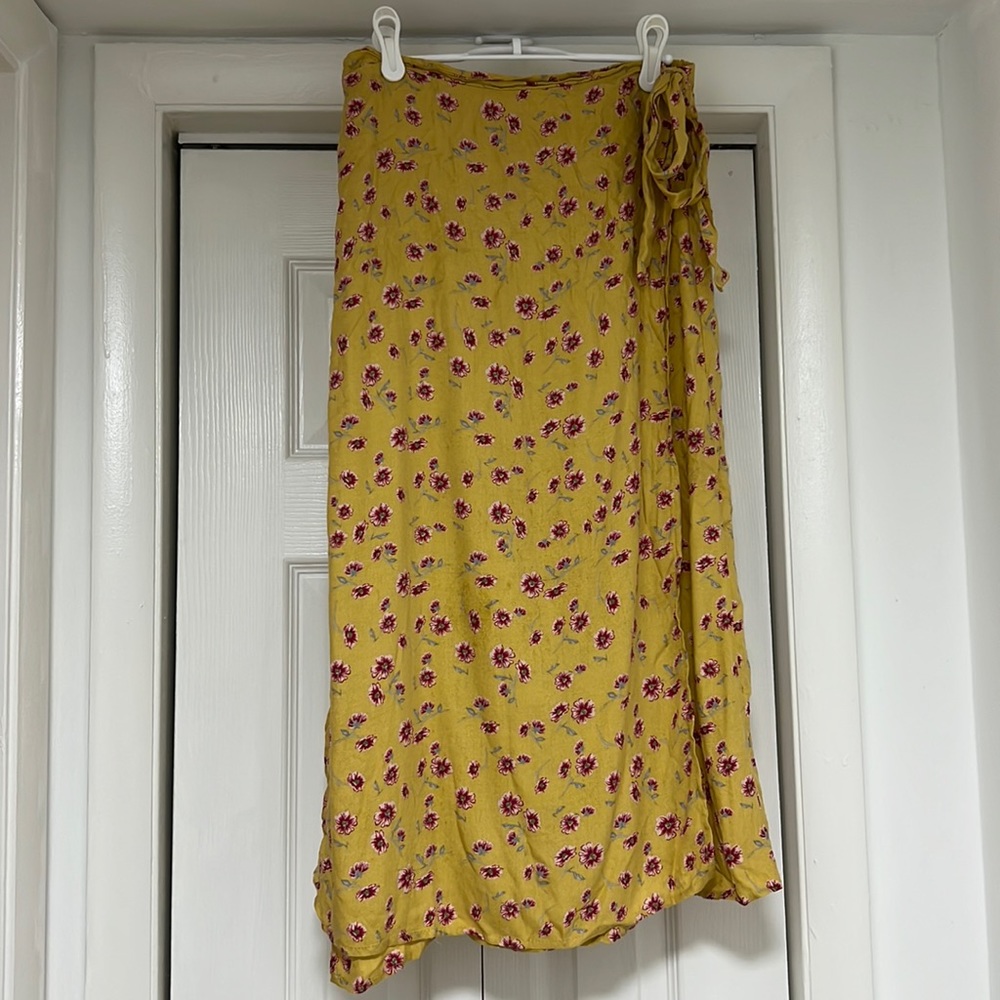 Midi length, flower print skirt!
